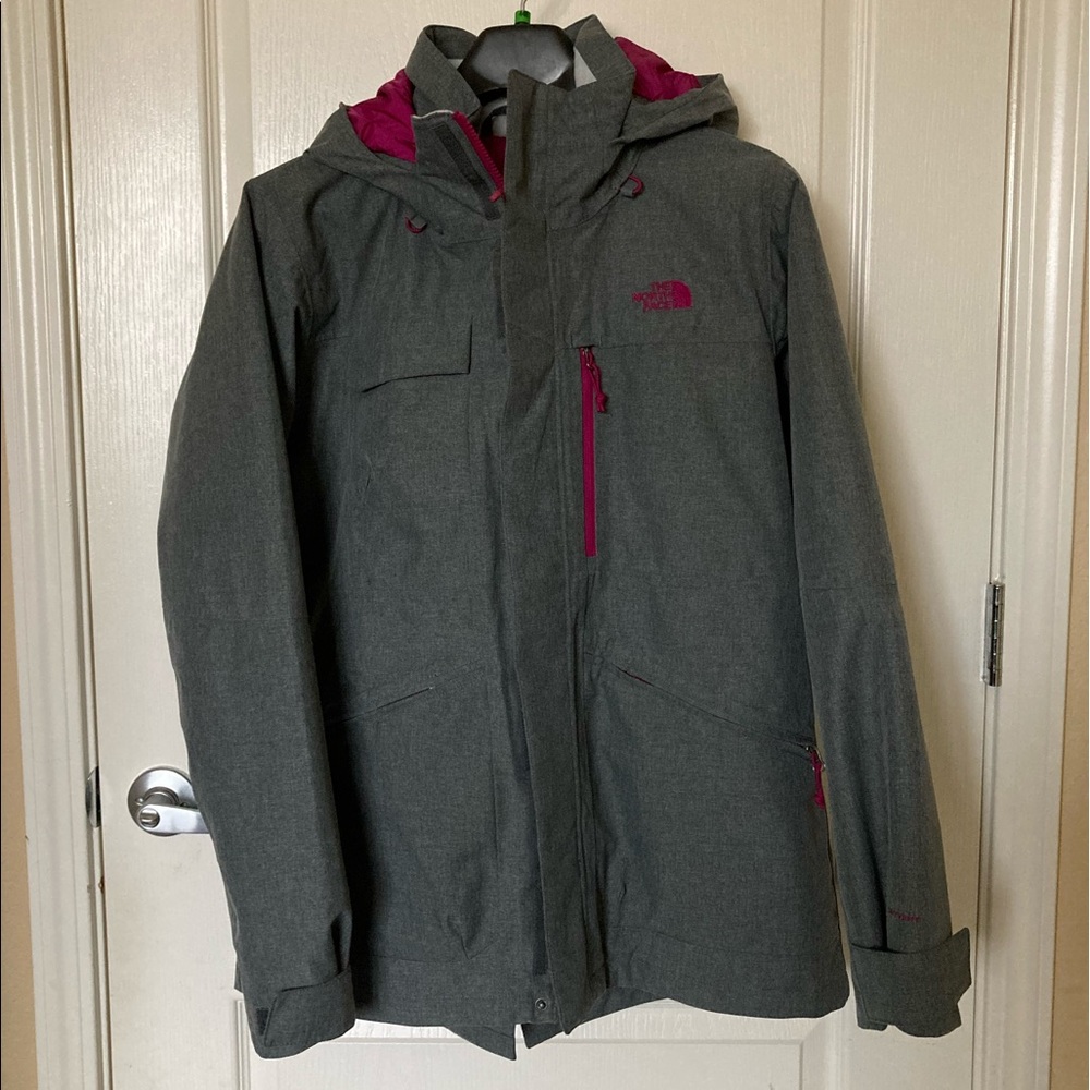 NWOT - The North Face insulated jacket - large - gray/magenta.